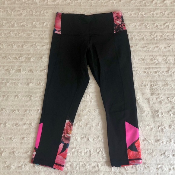 lululemon athletica Pants - Lululemon Wunder Under Crop Sz 4